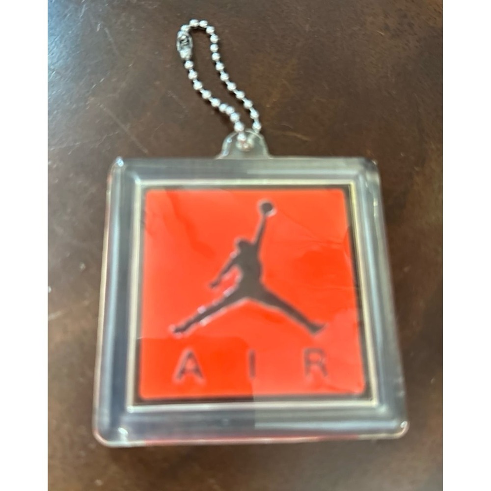 NIKE AIR JORDAN‎ PLASTIC JUMPMAN KEYCHAIN HANGTAG FIRE RED VINTAGE